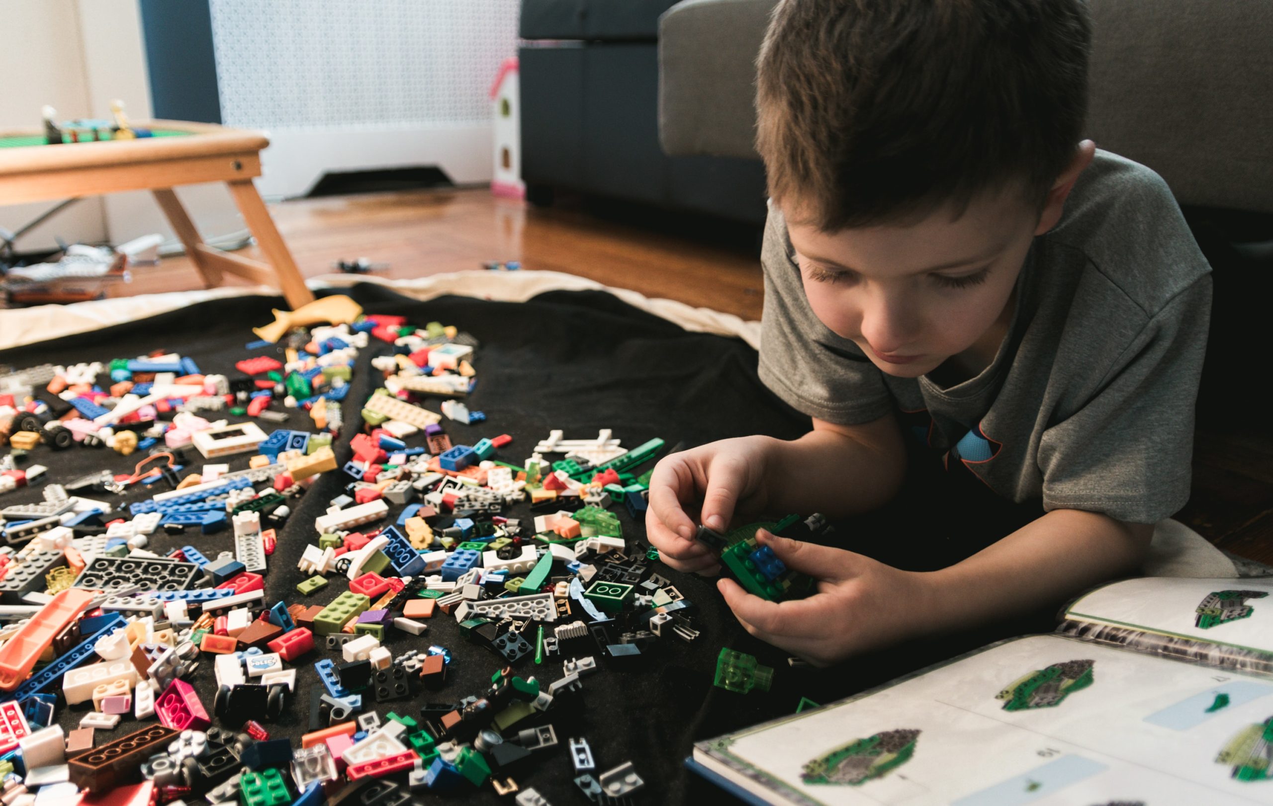 Lego Construction kelly-sikkema-Z9AU36chmQI-unsplash